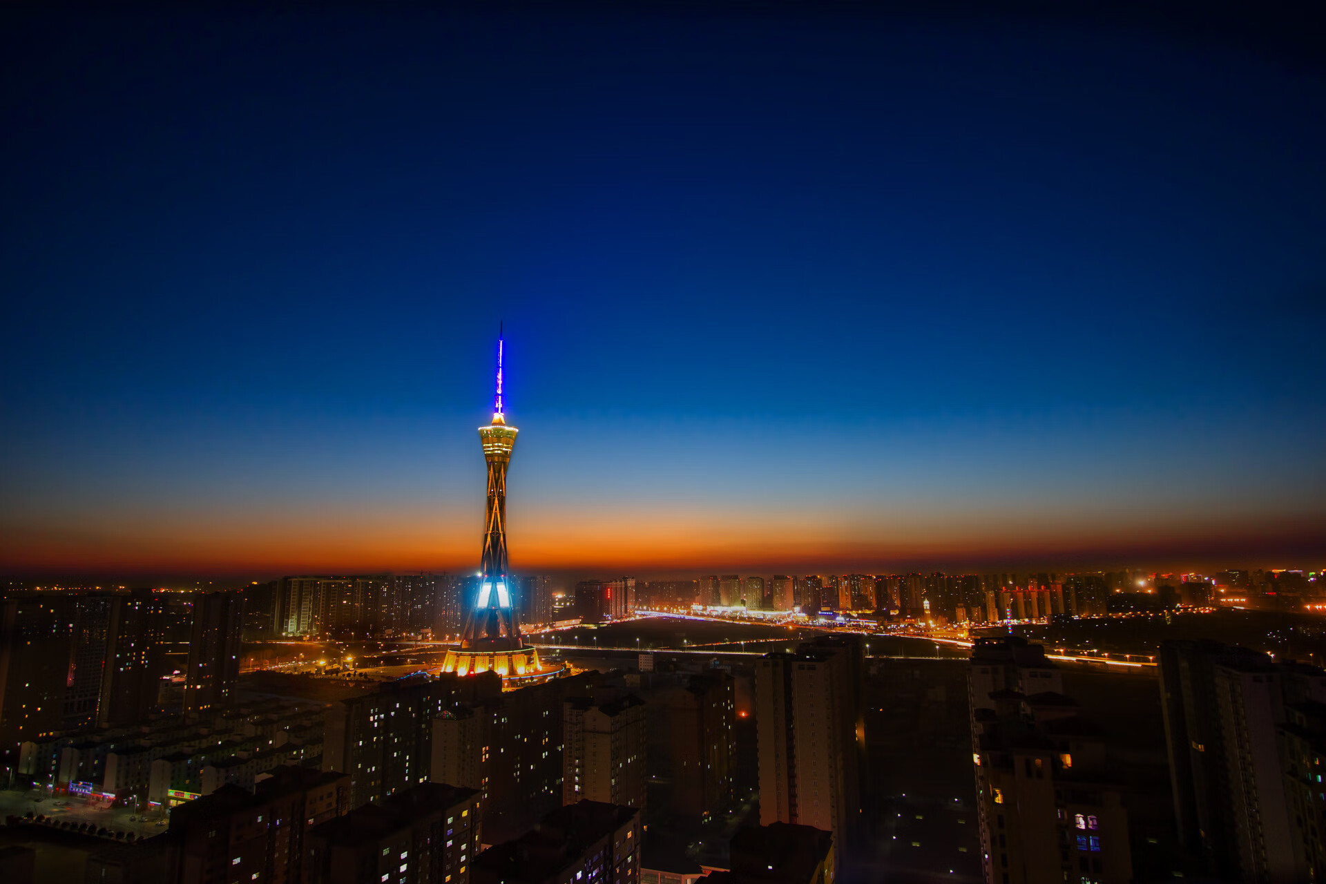 KAIYUNAPP-内维斯球员在场上发挥出色，最终夺得胜利，曼联内维斯