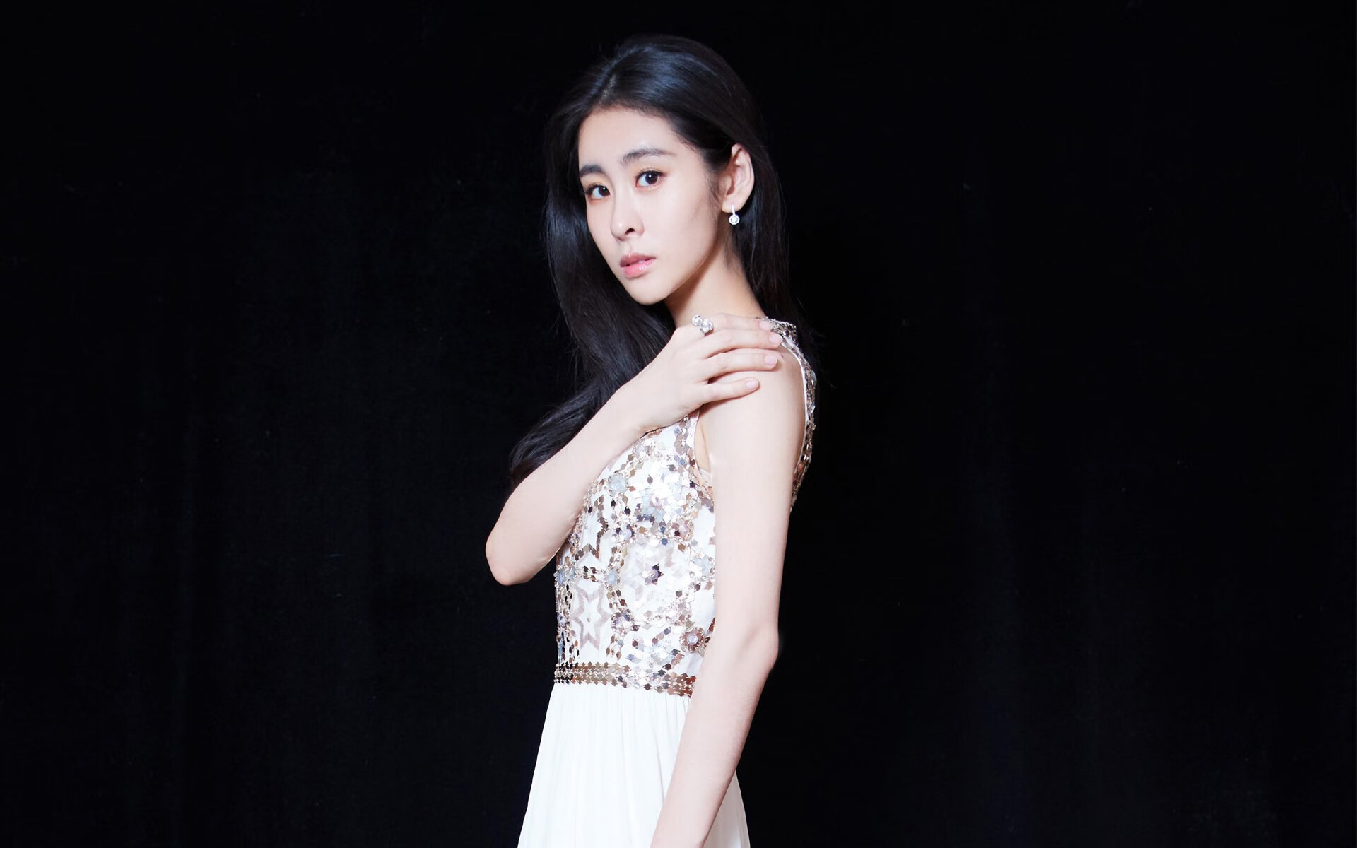 Kaiyun APP-罗斯·范奥特尔戴克触壁瞬间全场惊呼，范尼斯特尔罗伊